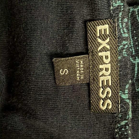 Express dark blue floral sleeveless top. Size Small. - Picture 4 of 8